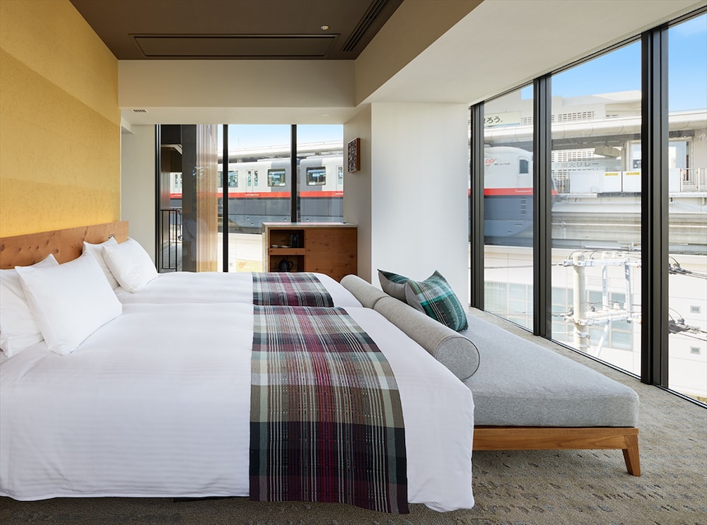 プレミアムコーナーツイン（角部屋、ソファベッド付） | ホテル ストレータ 那覇