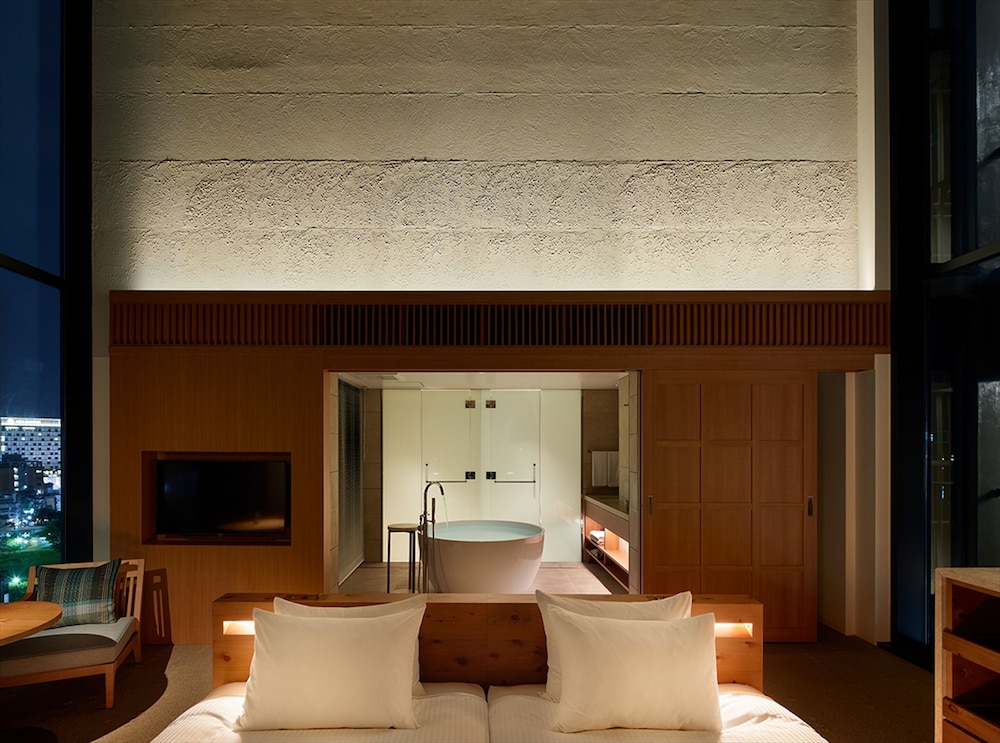 パノラマスイート（角部屋、11階/13階） バスルーム0 | ホテル ストレータ 那覇