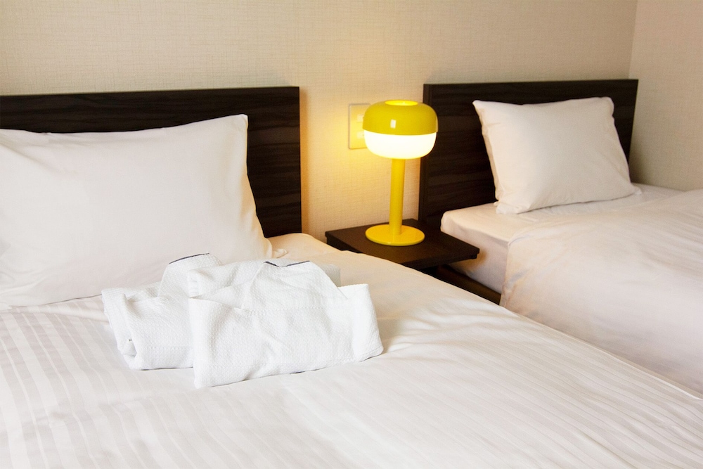 スーペリア ツインルーム 禁煙 客室5 | CHECK inn 大阪新今宮