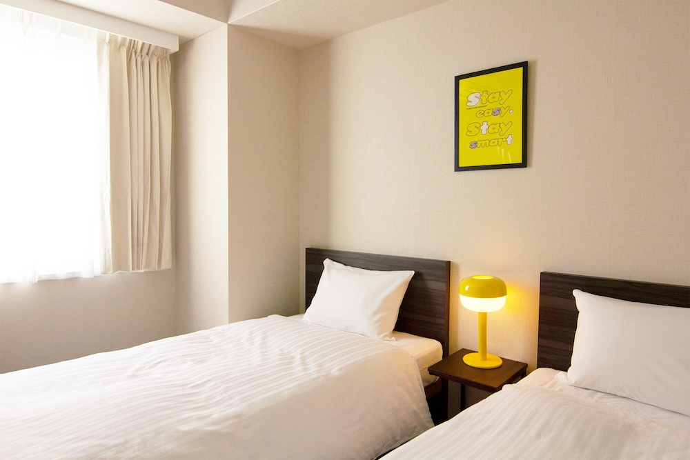 スタンダード ツインルーム 禁煙 客室2 | CHECK inn 大阪新今宮