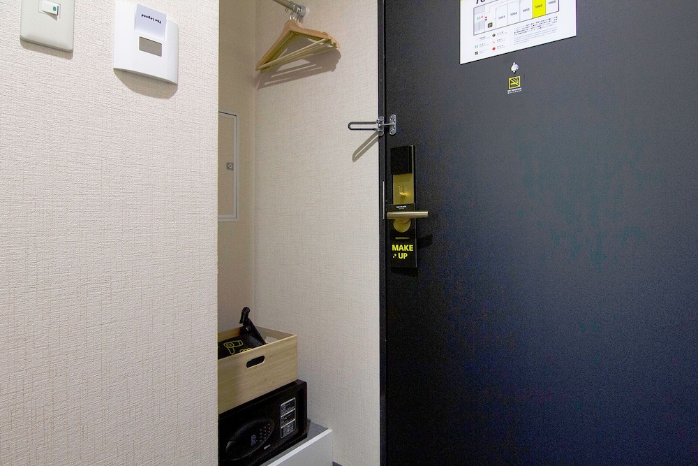 スーペリア ツインルーム 禁煙 客室6 | CHECK inn 大阪新今宮