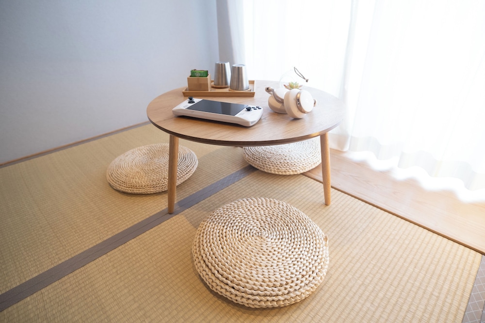 エッセンシャル和洋室ツイン / トリプル (禁煙) 客室2 | Wayfarer Hotel Kyoto Shijo