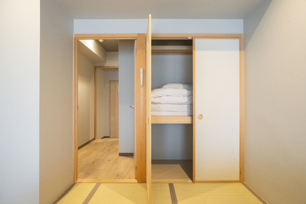 エッセンシャル和洋室ツイン / トリプル (禁煙) 客室4 | Wayfarer Hotel Kyoto Shijo