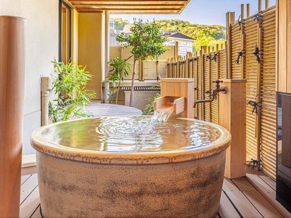 東館 和室 露天風呂付き 客室2 | 修善寺温泉 桂川