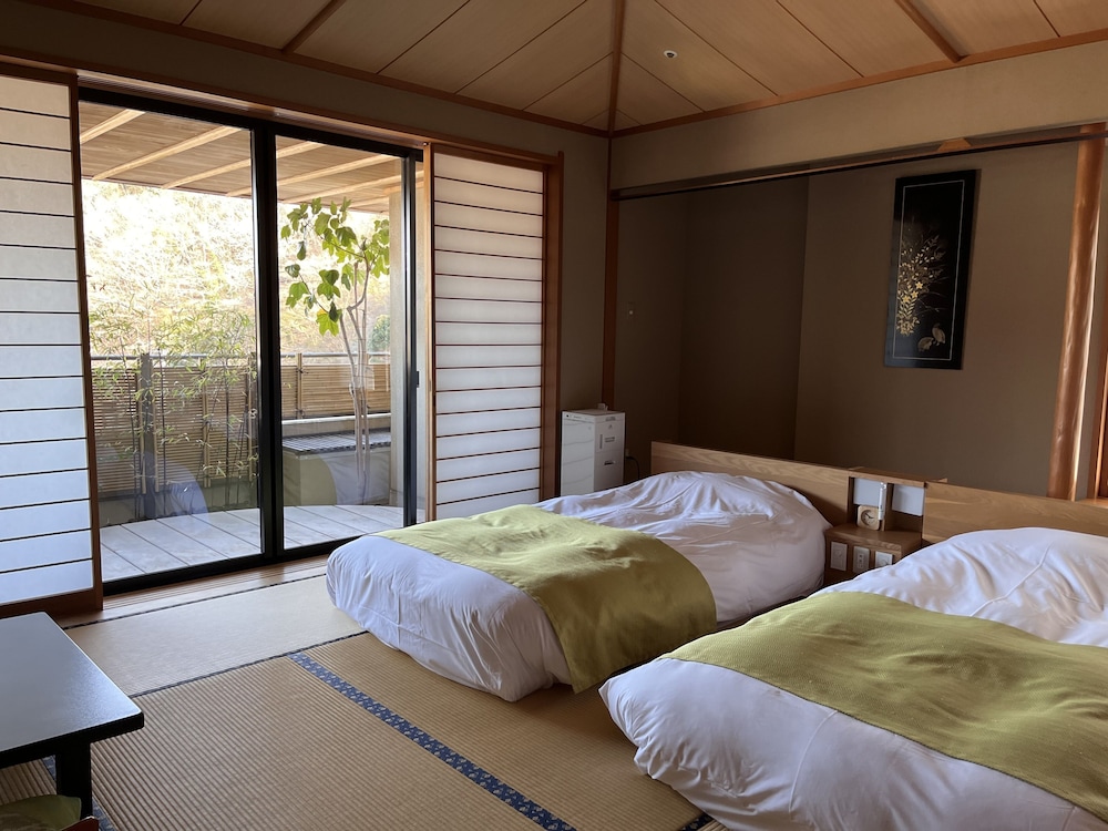 東館 和室 露天風呂付き 部屋からの景観0 | 修善寺温泉 桂川