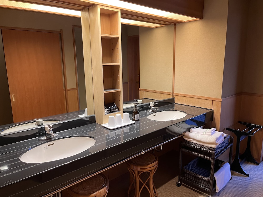 東館 和室 露天風呂付き バスルーム0 | 修善寺温泉 桂川