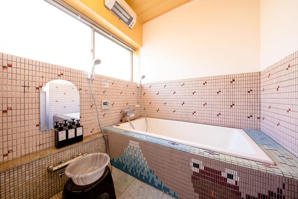 アパートメント 4 ベッドルーム バスルーム1 | 富士山金魚