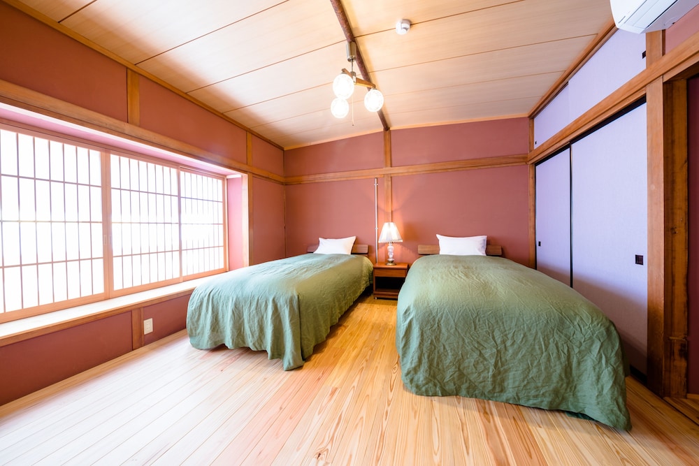 アパートメント 4 ベッドルーム 客室18 | 富士山金魚