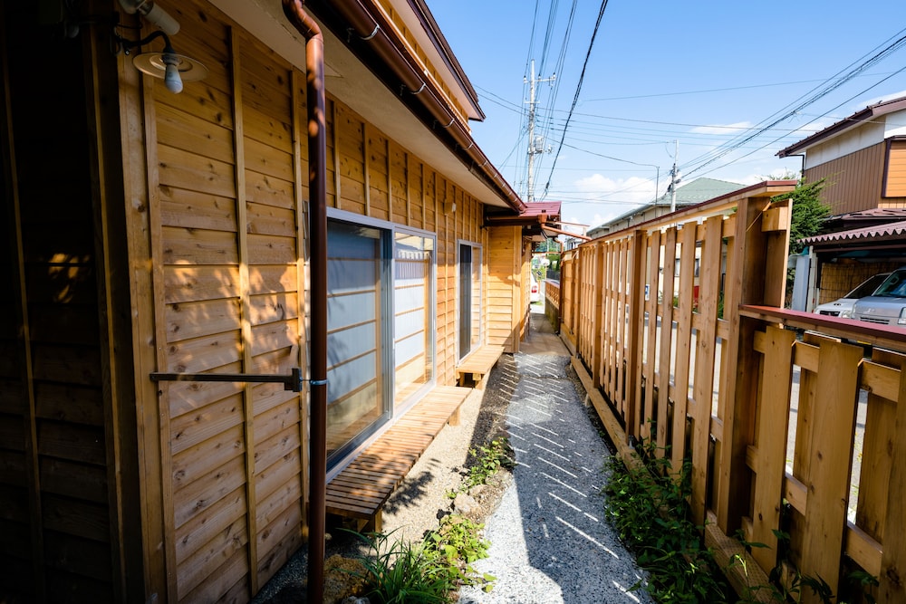 アパートメント 4 ベッドルーム バルコニー1 | 富士山金魚