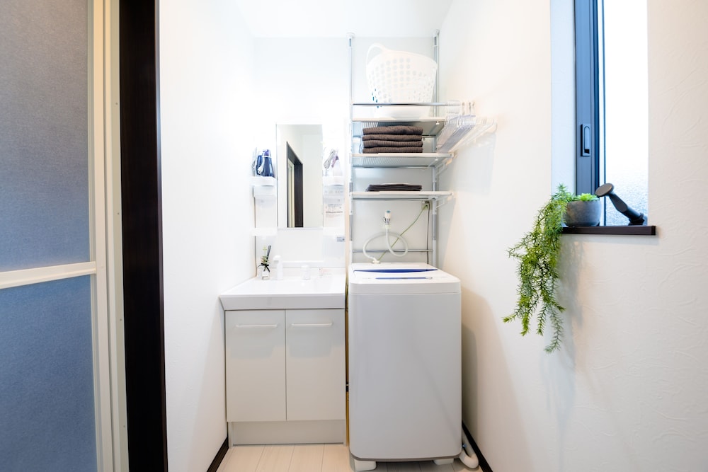 ヴィラ 3 ベッドルーム バスルームのシンク1 | エラーブル Mt.Fuji "風"