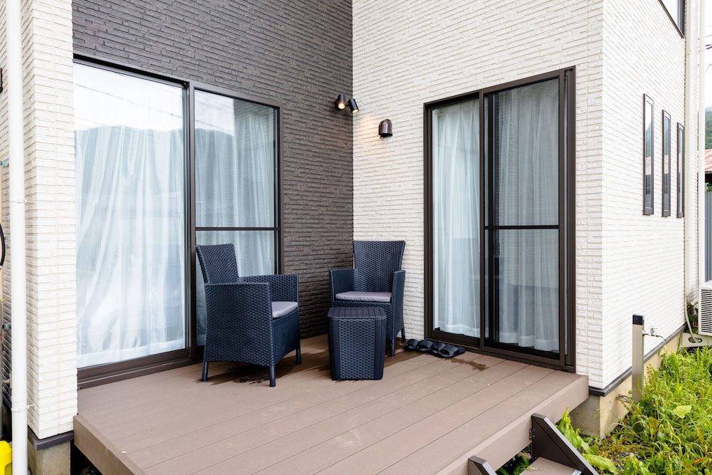 ヴィラ 3 ベッドルーム テラス / パティオ1 | エラーブル Mt.Fuji "風"