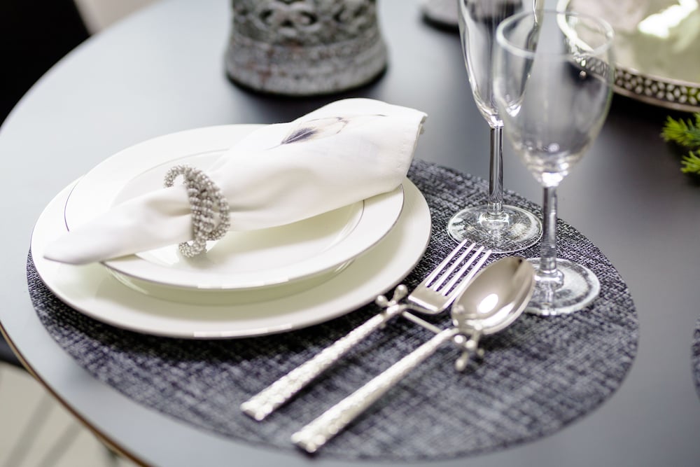 ヴィラ 3 ベッドルーム 客室内のダイニングエリア3 | エラーブル Mt.Fuji "風"