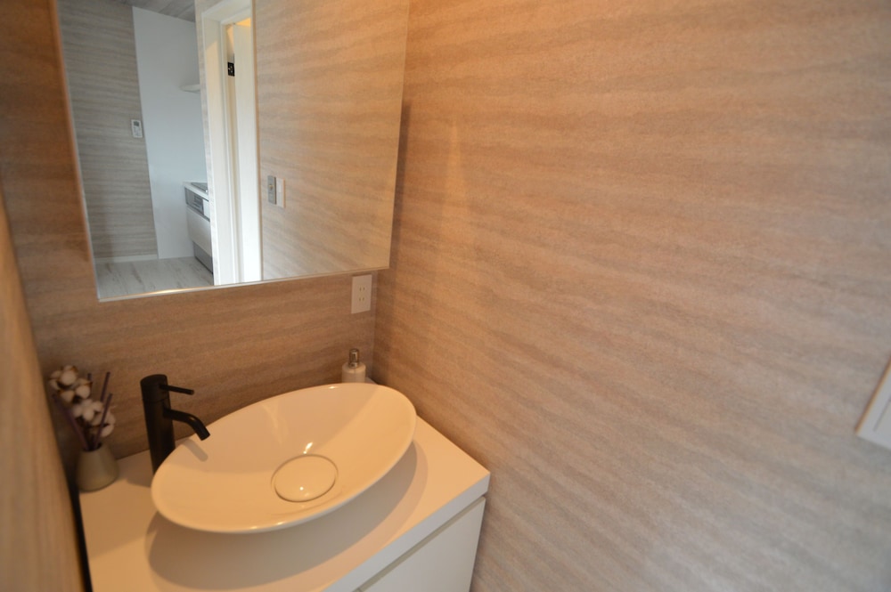 アパートメント 3 ベッドルーム バスルームのシンク1 | enico.Mt.Fuji peace