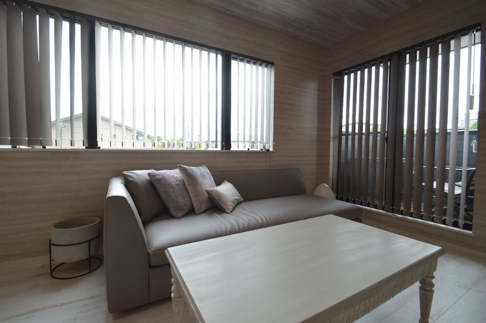 アパートメント 3 ベッドルーム リビングルーム2 | enico.Mt.Fuji peace