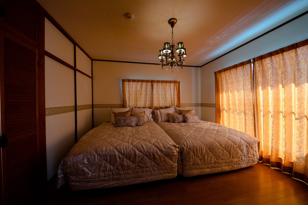 ヴィラ 6 ベッドルーム 客室9 | アイディステイ河口湖