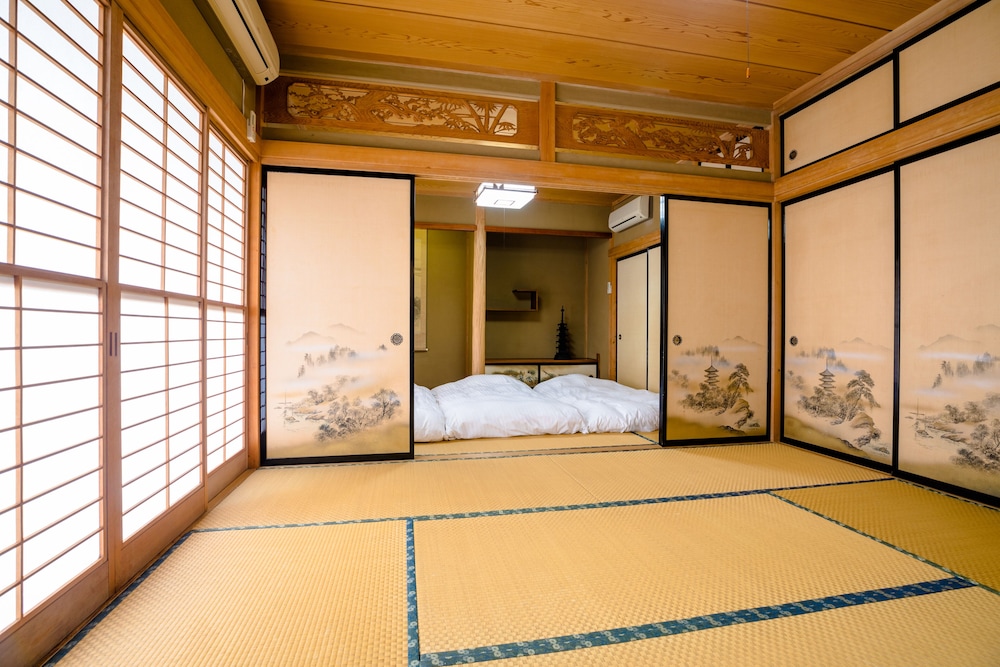 ヴィラ 6 ベッドルーム 客室4 | アイディステイ河口湖