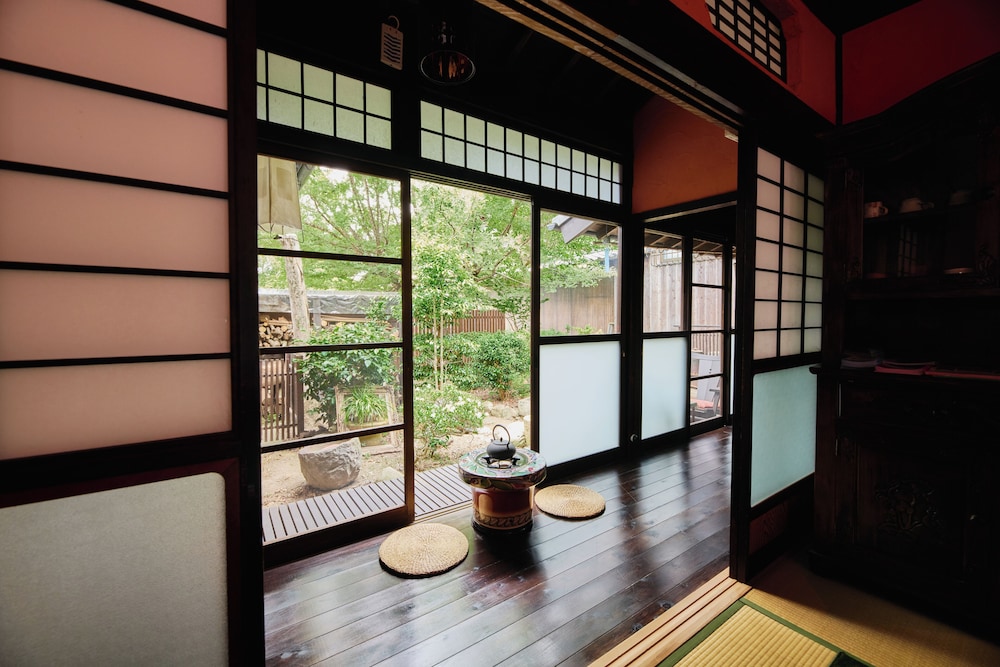 一棟貸し(全館・禁煙) 中庭0 | 筑後吉井 町家宿 以久波