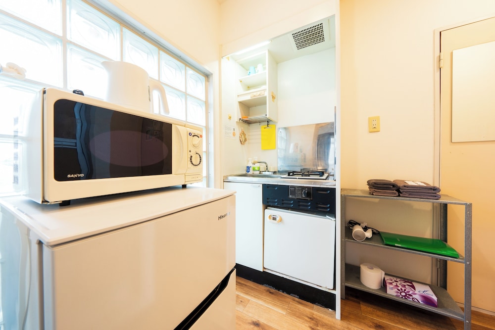 ダブルルーム 専用キッチン1 | Plusone Nishikoen