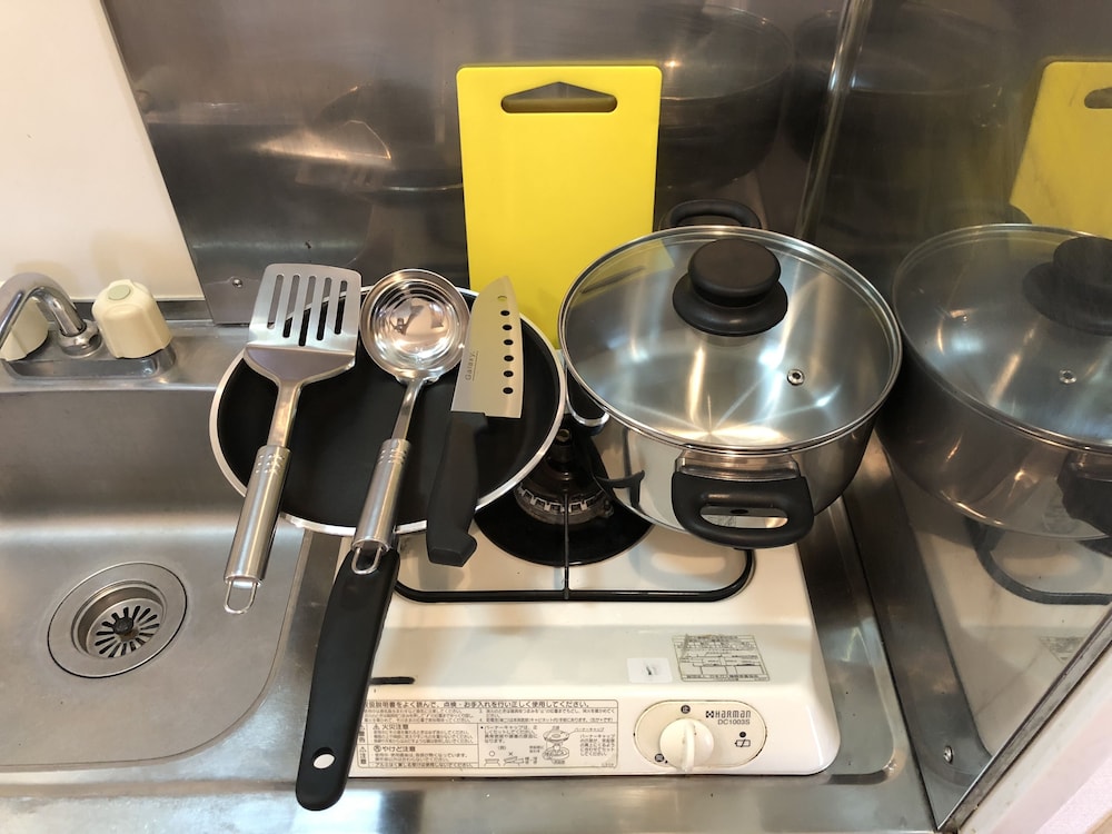 ベーシック 4 人部屋 専用キッチン0 | Plusone Nishikoen