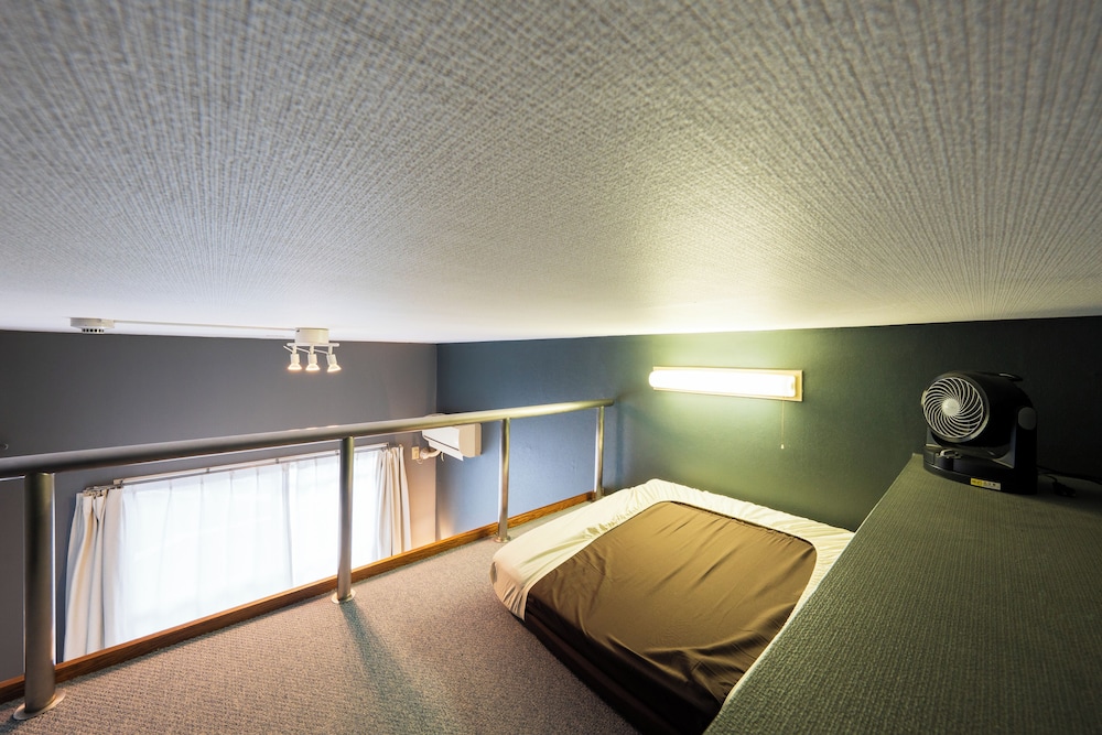 ベーシック トリプルルーム 客室9 | Plusone Nishikoen