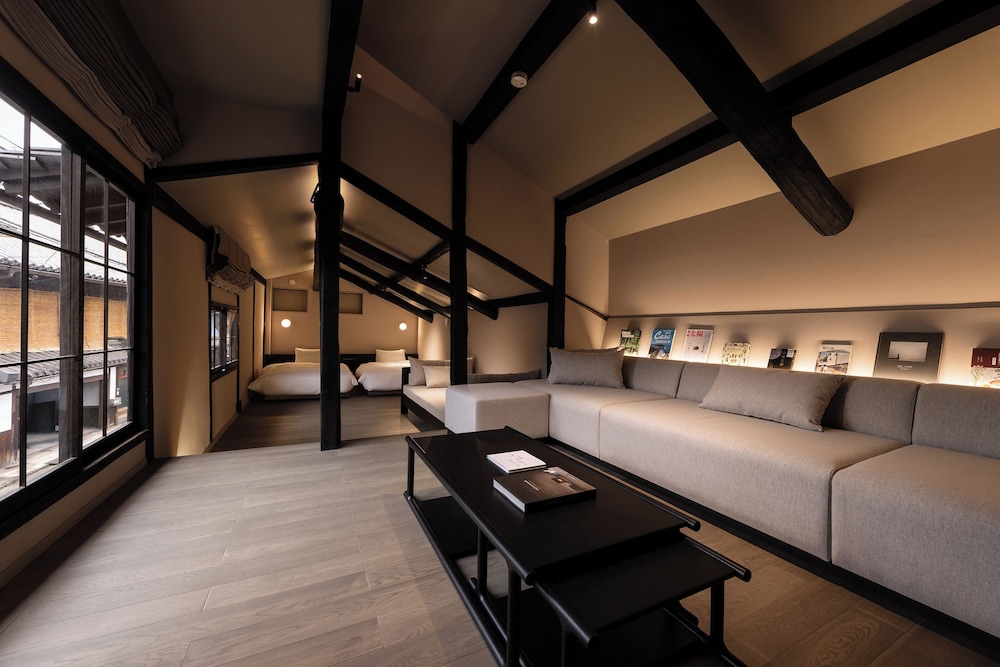 RiSA-2階 / スタンダード 50.0 sqm (檜風呂付) 禁煙 | 鞆の浦 潮待ちホテル