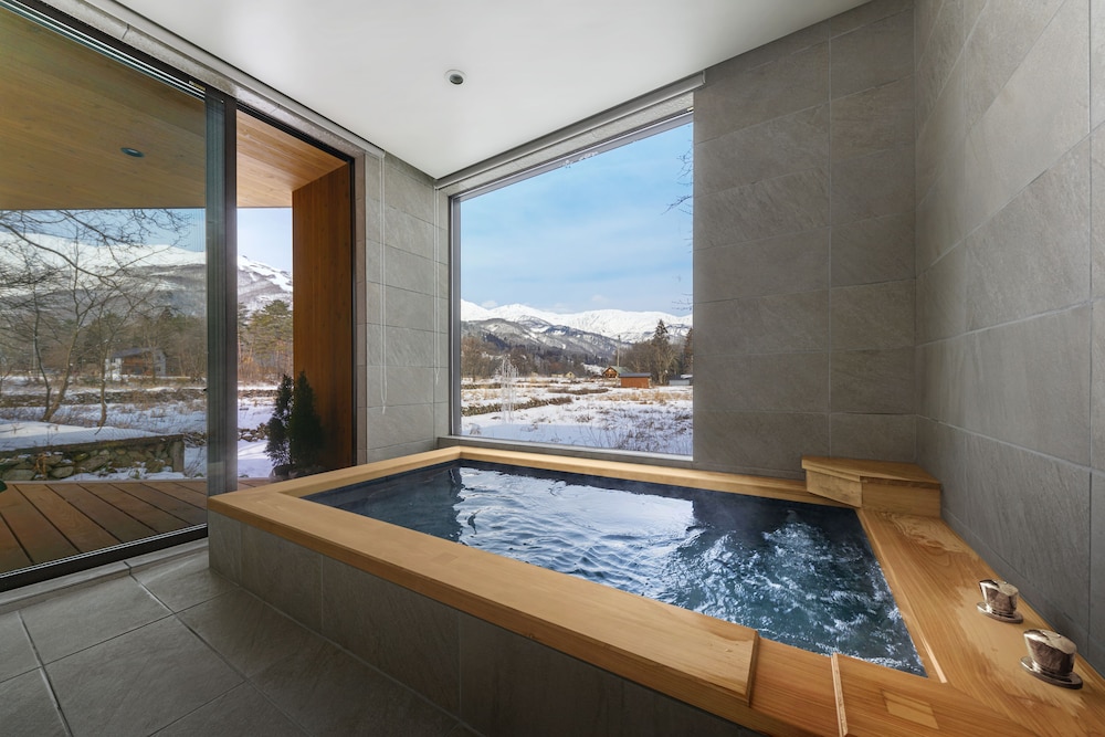 屋内スパ浴槽1 | Alpinarc Chalet HAKUBA
