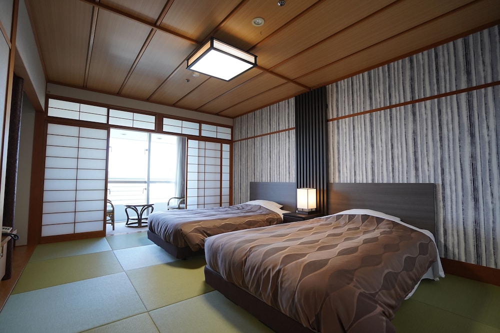 和ベッド部屋 禁煙 客室1 | ザグランリゾートエレガンテ白浜