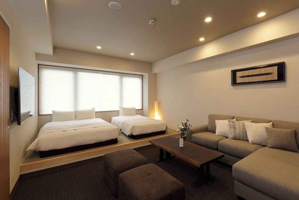 スーペリア スイート 1 ベッドルーム 禁煙 スパ浴槽 リビング エリア0 | ランドーレジデンシャルホテル京都スイーツ