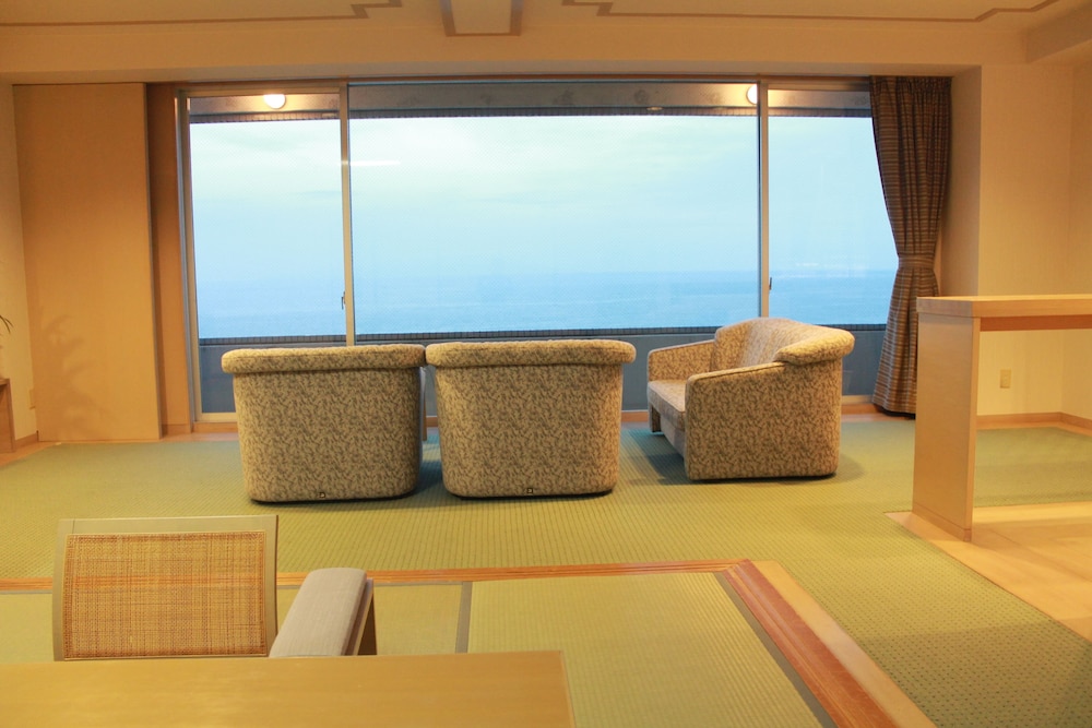 客室1 | ザ グラン リゾート エレガンテ伊豆 客室1 | ザ グラン リゾート エレガンテ伊豆