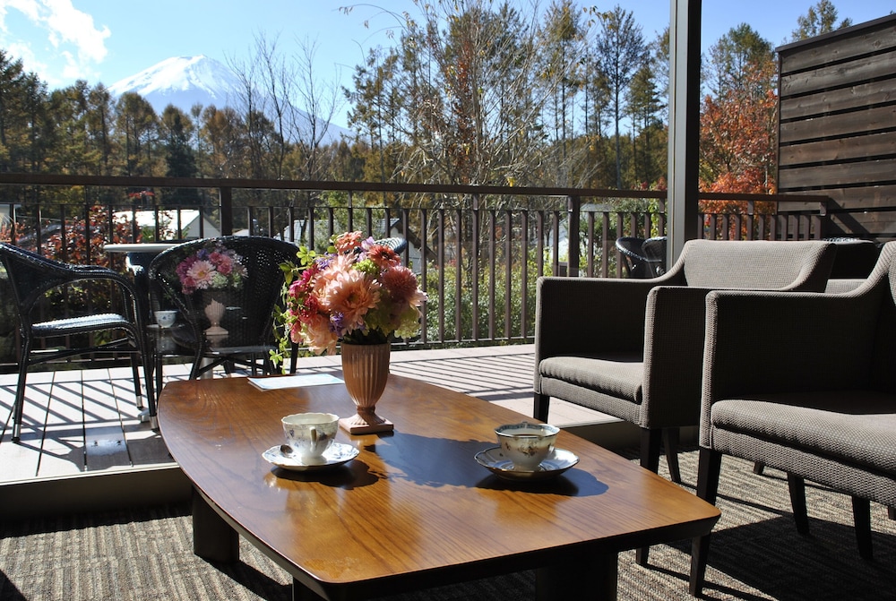 ロビーラウンジ1 | ザ グラン リゾート プリンセス富士河口湖