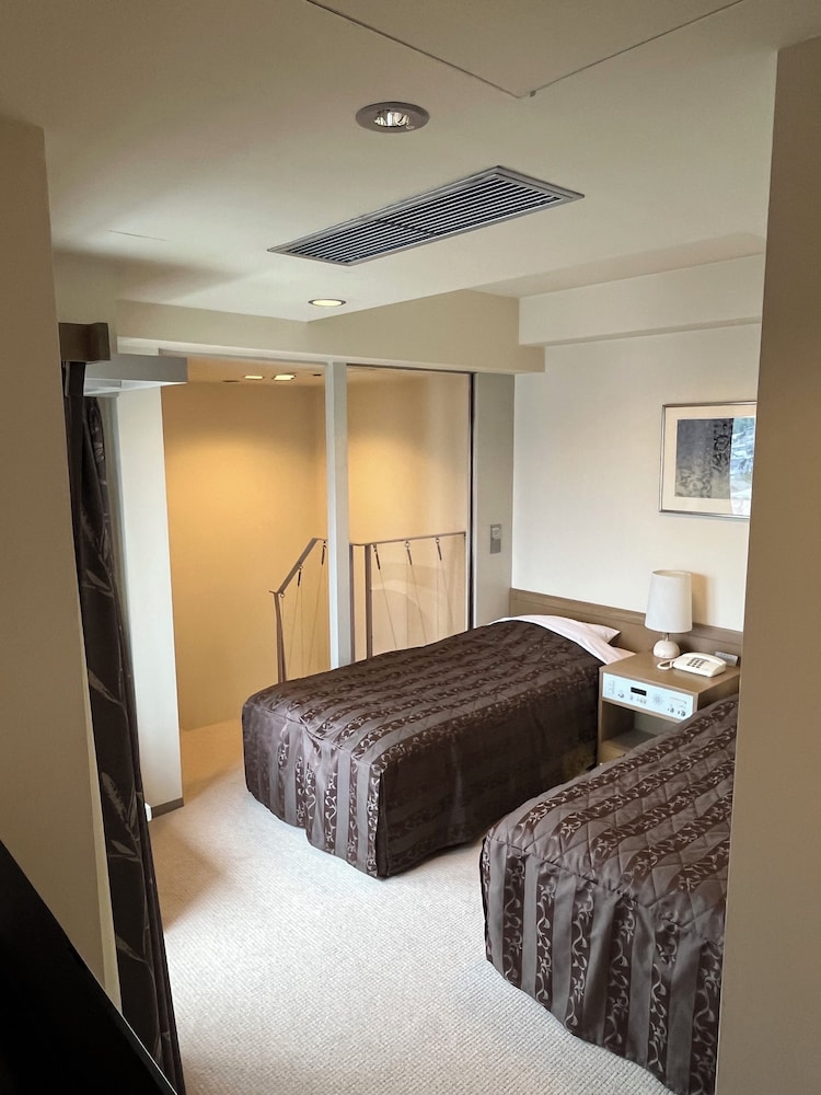 メゾネットルーム 共用バスルーム(トイレ付) 禁煙 客室3 | ザ グラン リゾートエレガンテ京都