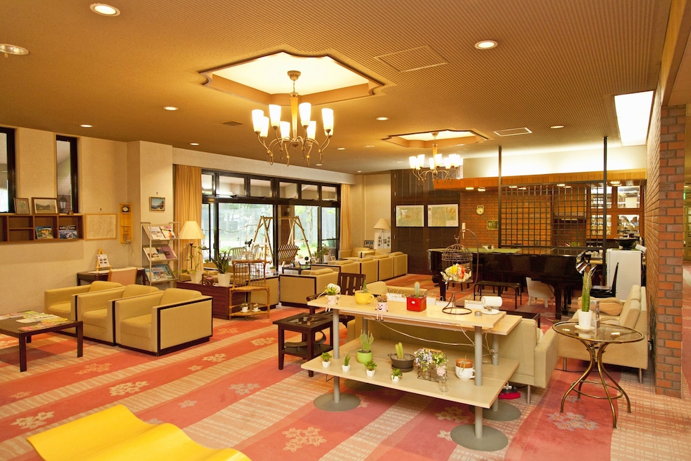 ロビーラウンジ1 | ザ グラン リゾート エレガンテ軽井沢 ロビーラウンジ1 | ザ グラン リゾート エレガンテ軽井沢