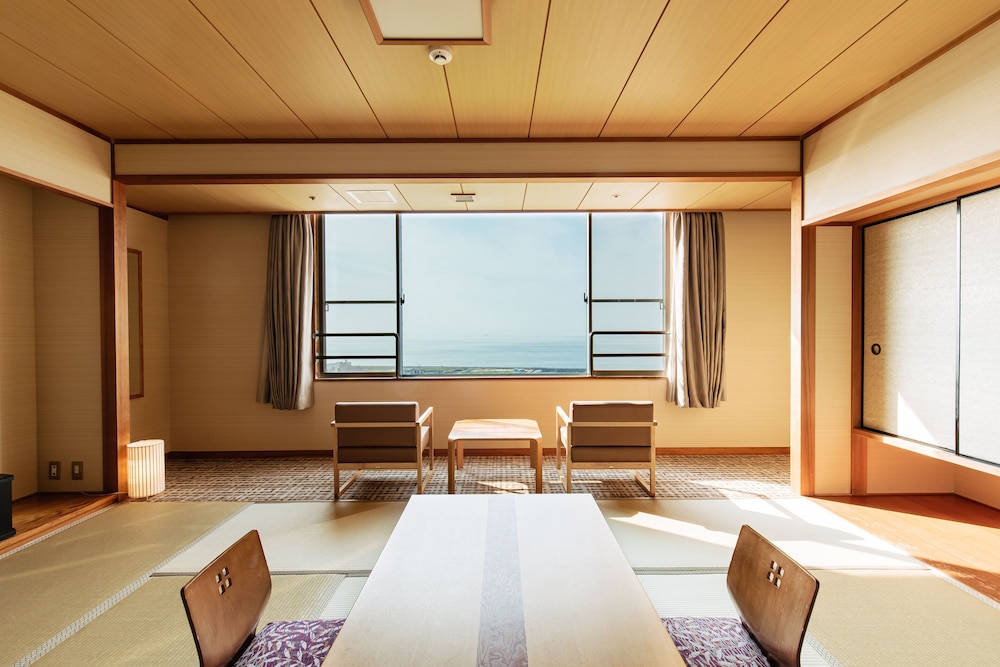 和室10畳 禁煙 客室1 | 亀の井ホテル 淡路島