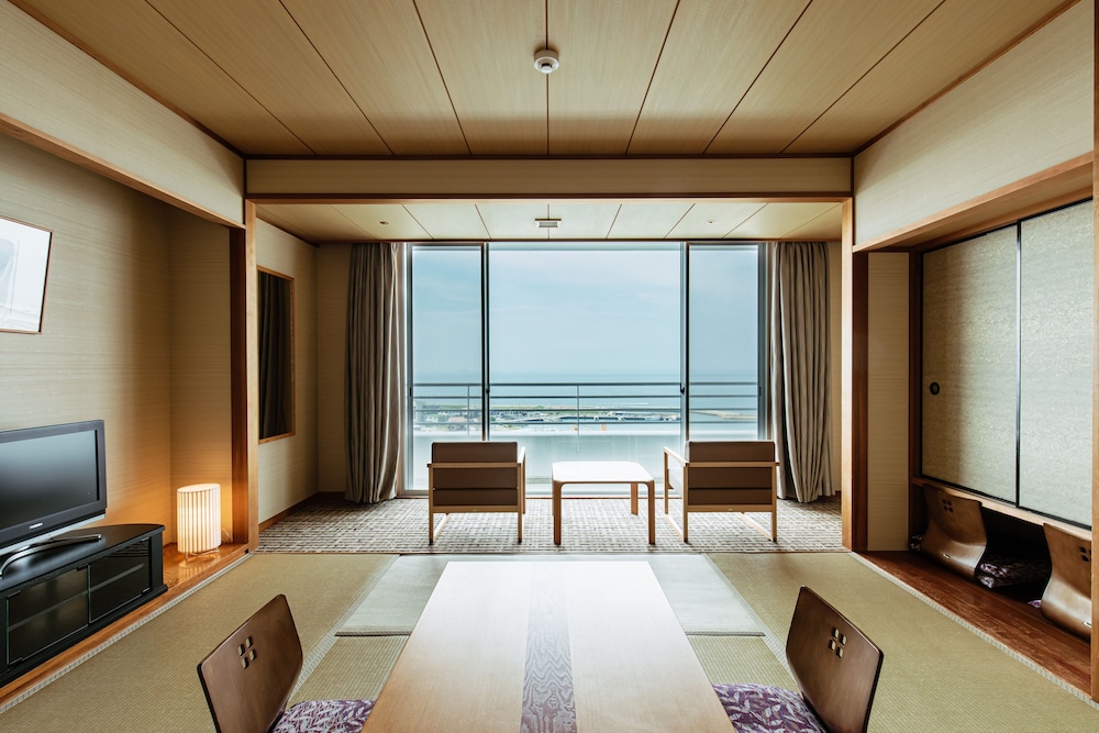 和室8畳 禁煙 客室1 | 亀の井ホテル 淡路島