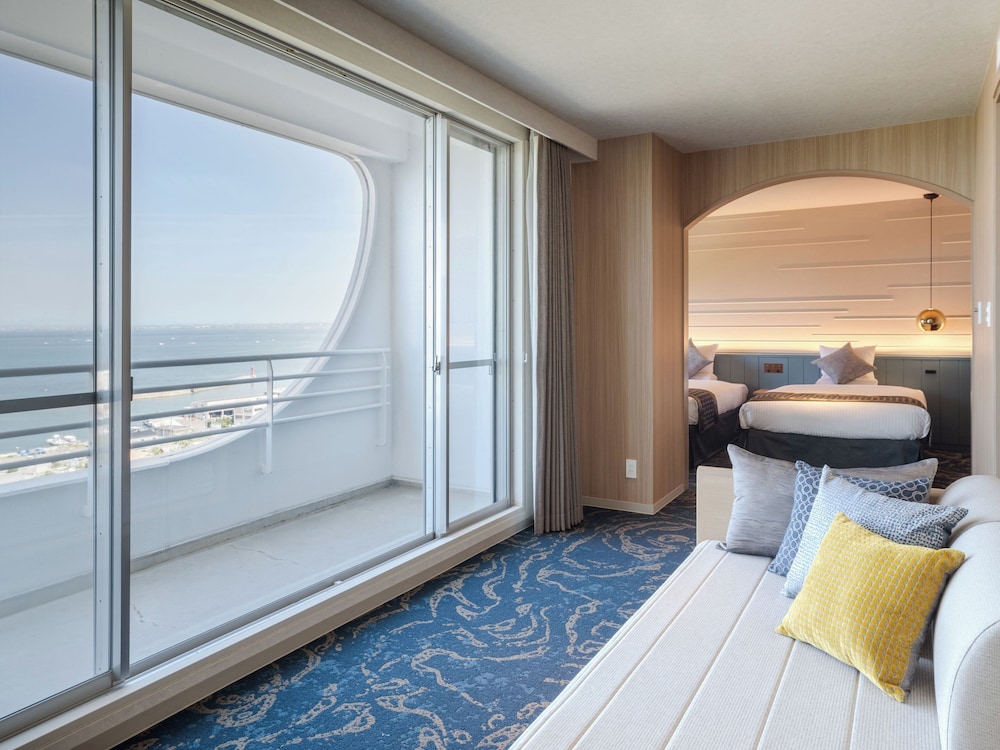 オーシャンビュー スーペリアルーム (バス付) 禁煙 | 亀の井ホテル 淡路島