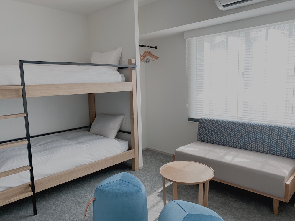 4人ルーム <シャワー付> | ザ・ツーリストホテル & カフェ秋葉原