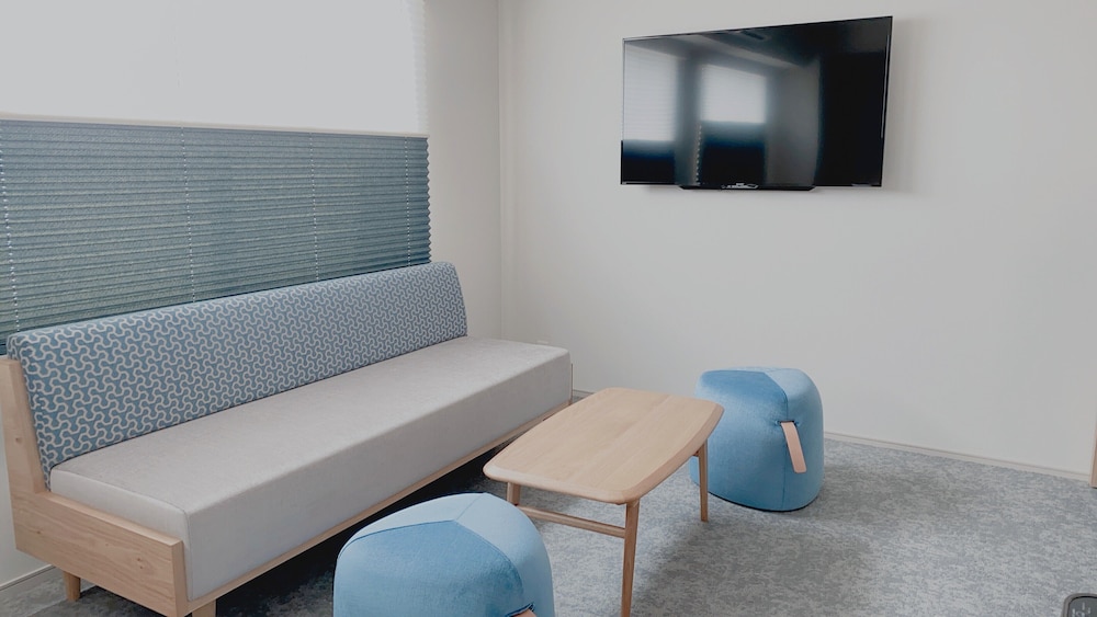 5人ルーム <バスタブ付> 客室1 | ザ・ツーリストホテル & カフェ秋葉原