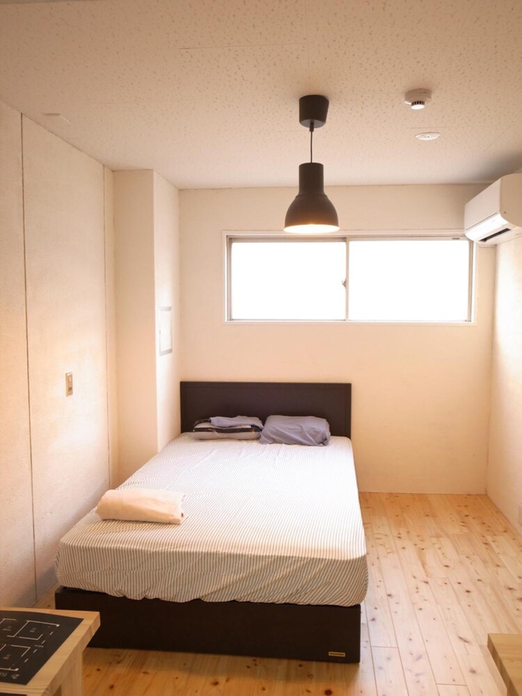 [個室] 禁煙 ダブル　シャワー・トイレ共同 客室5 | ゲストハウス バンビーナ - ホステル