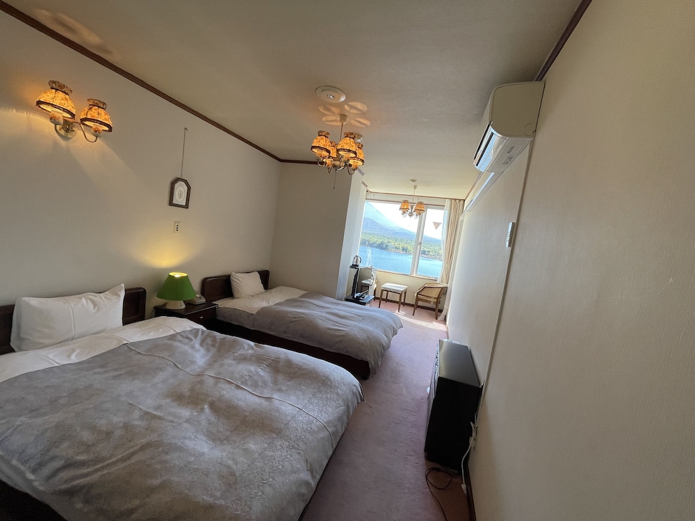 精進湖＆富士山ビュー洋室 禁煙 客室1 | 精進レークホテル