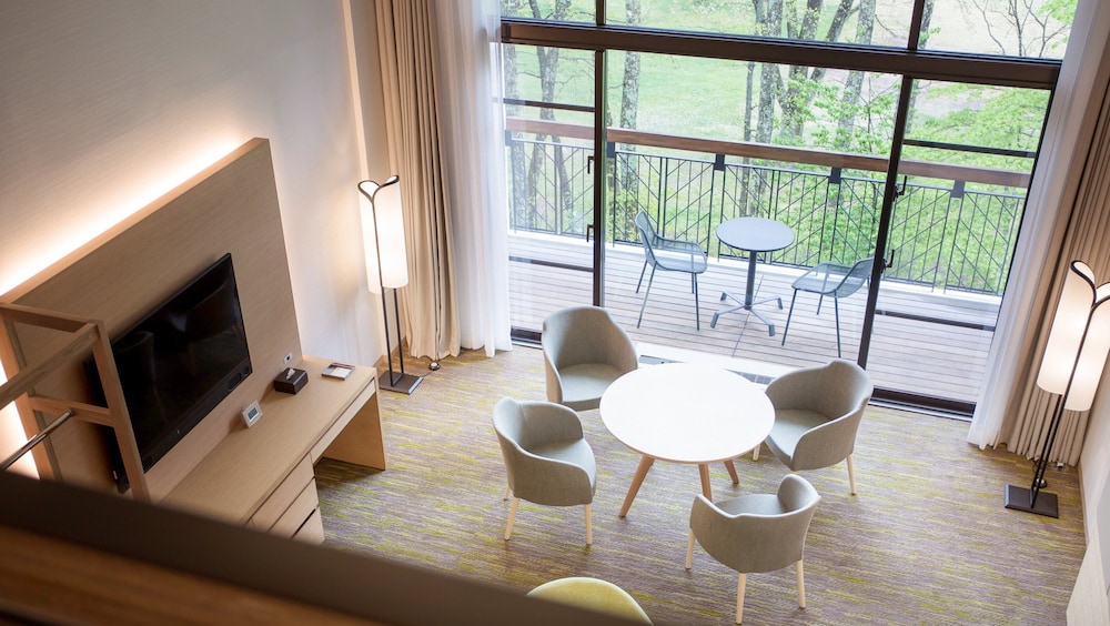 スイート 1 ベッドルーム 客室4 | ANAホリデイインリゾート信濃大町くろよん by IHG