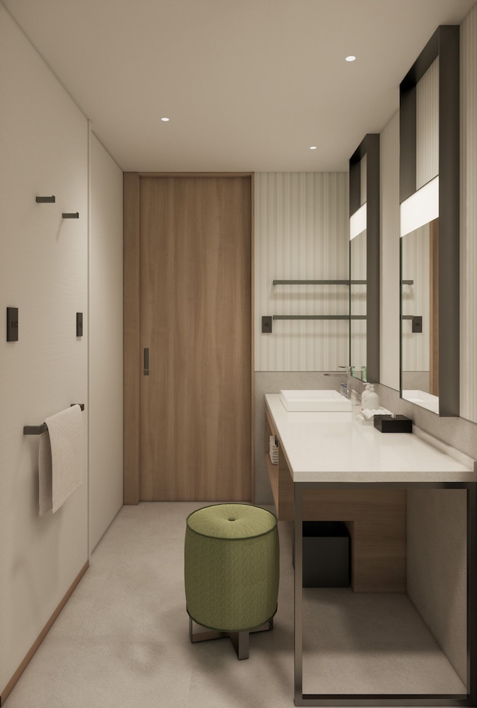 プレミアム ルーム ベッド (複数台) バルコニー (Private Hot Spring) 客室1 | ANAホリデイインリゾート信濃大町くろよん by IHG