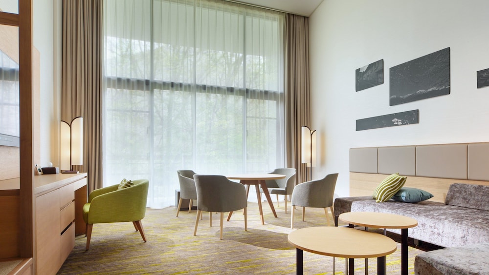 スイート 1 ベッドルーム 客室3 | ANAホリデイインリゾート信濃大町くろよん by IHG