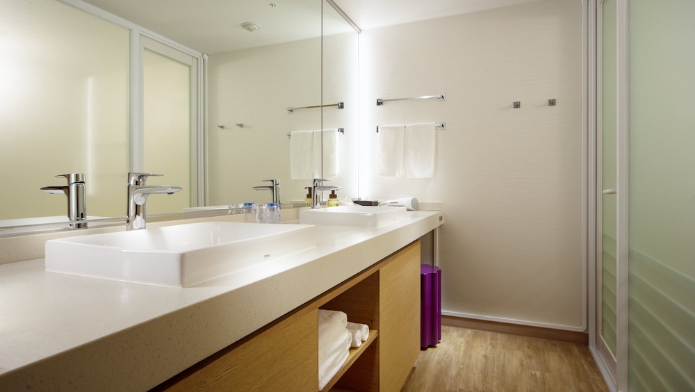 スイート 客室2 | ANAホリデイインリゾート信濃大町くろよん by IHG