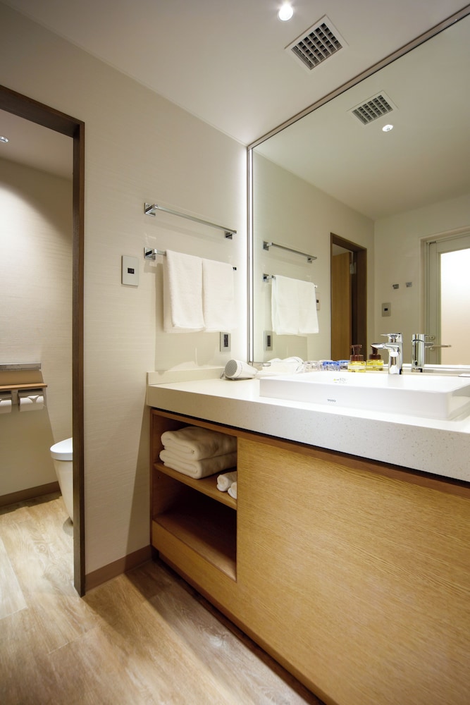 プレミアム ルーム ベッド (複数台) 客室1 | ANAホリデイインリゾート信濃大町くろよん by IHG