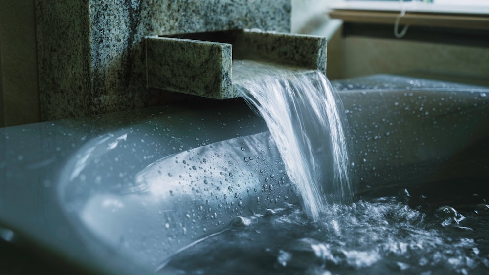 プレミアム ルーム ベッド (複数台) バルコニー (Private Hot Spring) | ANAホリデイインリゾート信濃大町くろよん by IHG