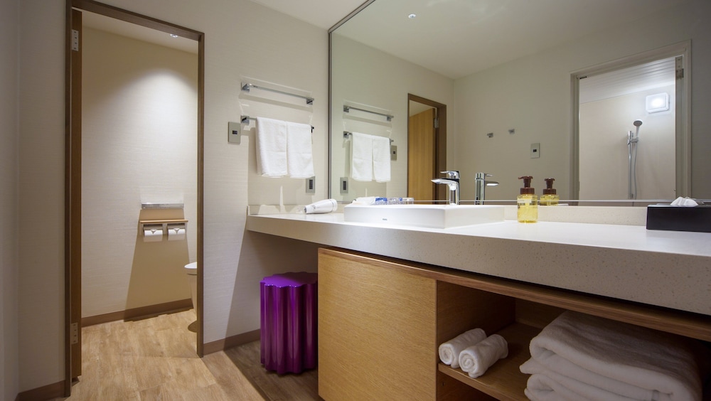 プレミアム ルーム ダブルベッド 2 台 バルコニー | ANAホリデイインリゾート信濃大町くろよん by IHG