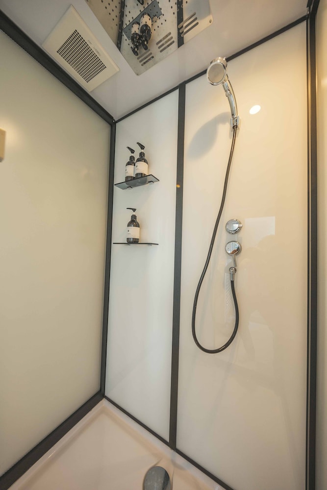 コンフォート スタジオスイート (6F) バスルームのシャワー0 | illi Sun Shimokitazawa