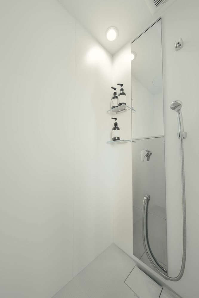 スーペリア スタジオスイート (3F) バスルームのシャワー0 | illi Sun Shimokitazawa