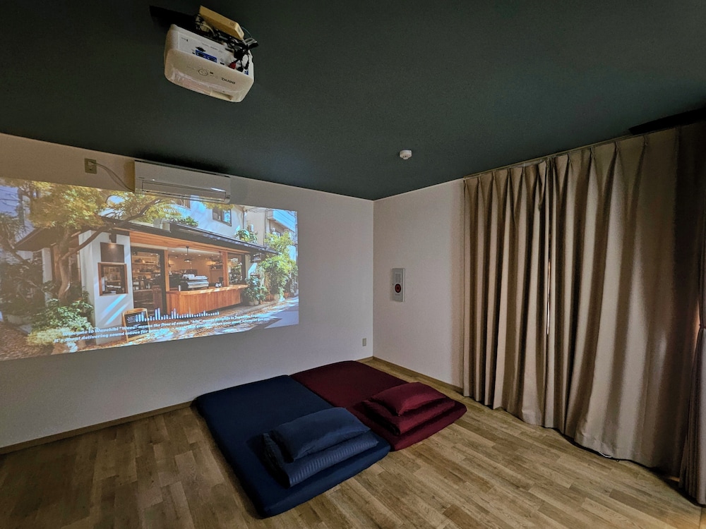 ウッドデッキ付きコテージ 客室5 | SLOTH GLAMPING