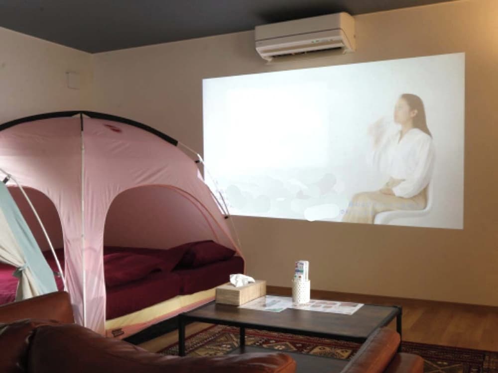 ウッドデッキ付きコテージ 客室2 | SLOTH GLAMPING